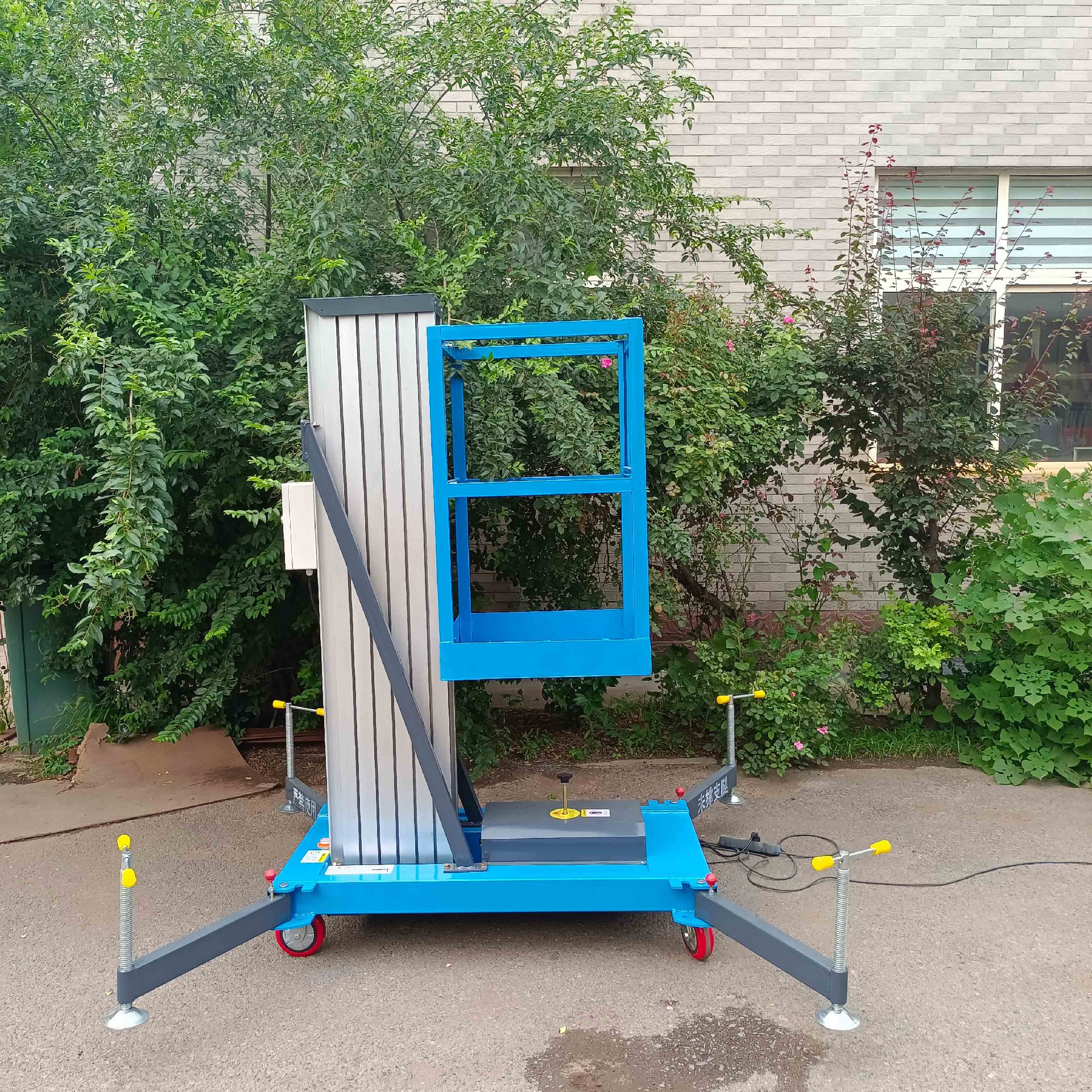 單柱式鋁合金升降平台如何節能油耗（hào）？