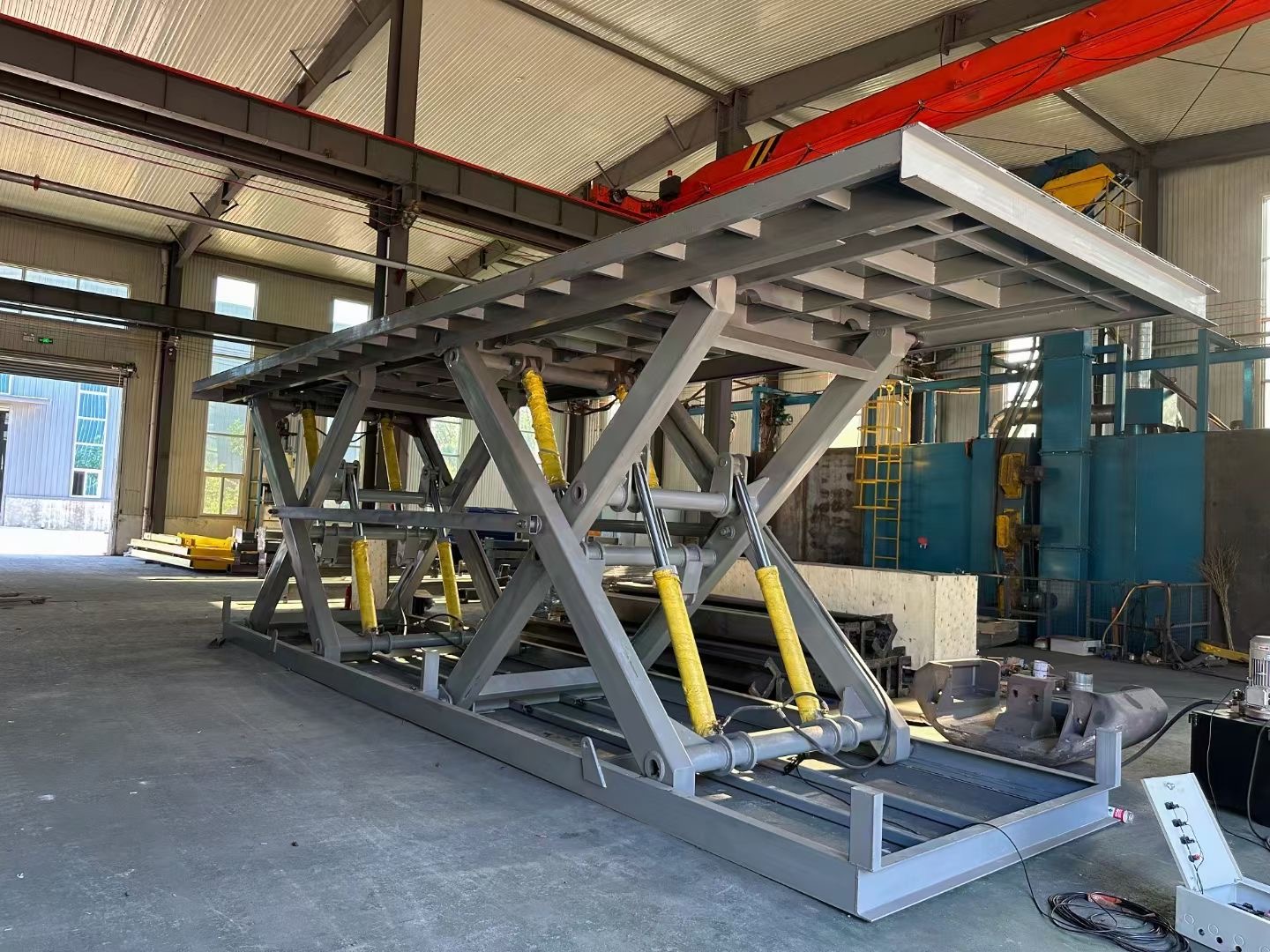 多剪叉式（shì）升降貨梯